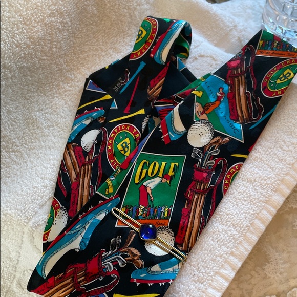 Addiction Golf Theme Tie - Multicolor (And a Vintage Tie Clip - Picture 5 of 7